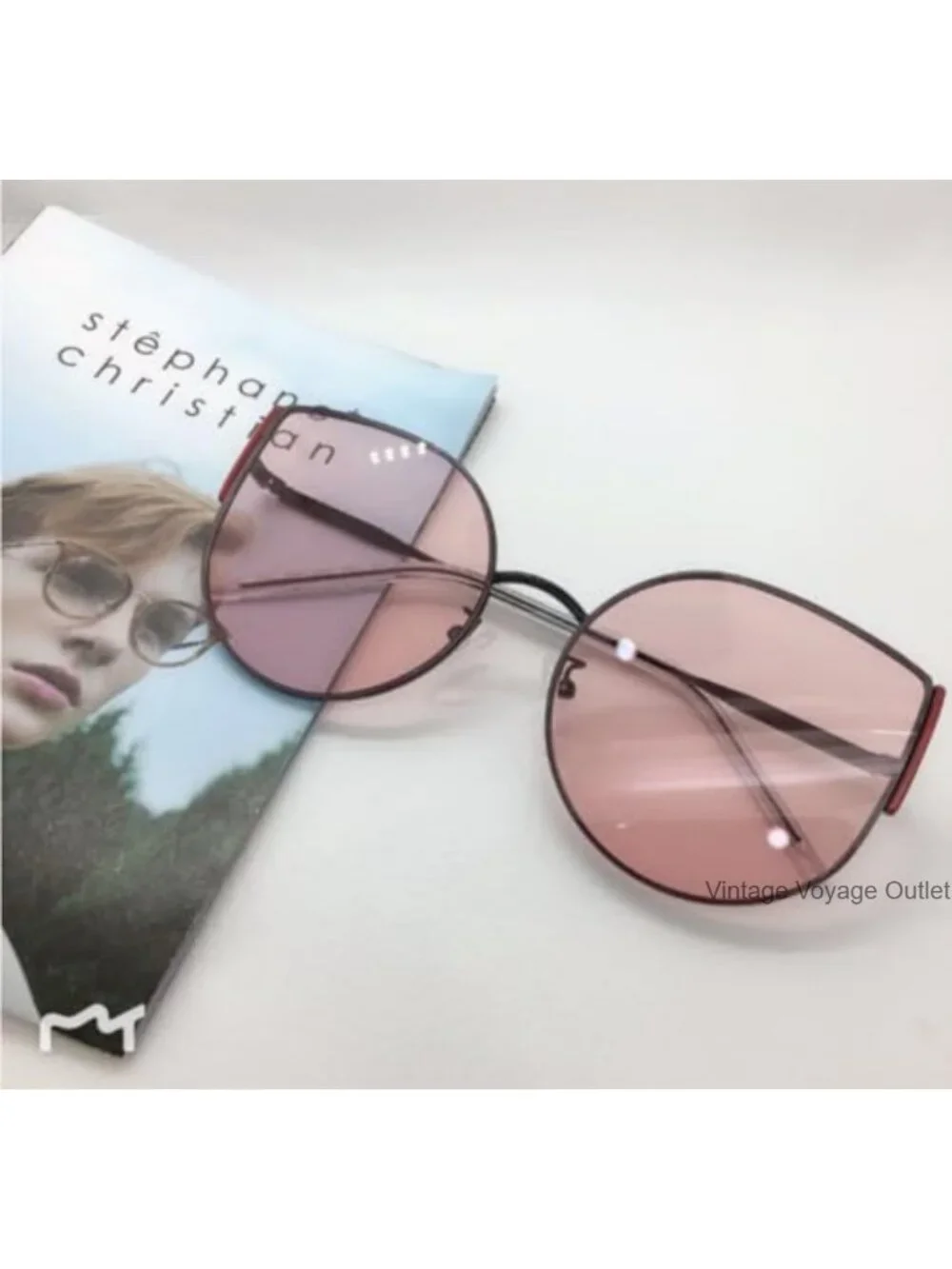 Classic Retro Oval Sunglasses UV400 Protection Metal Frame for Driving Holiday